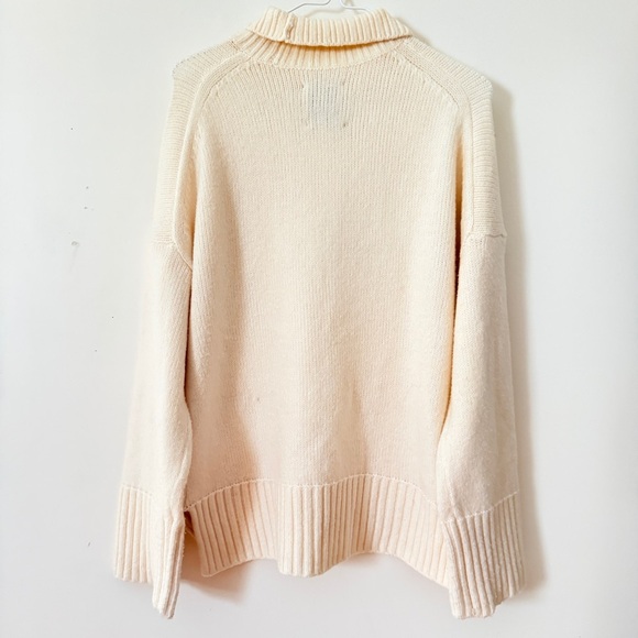 Abercrombie Cream Tuckable Turtleneck Sweater - Picture 3 of 5